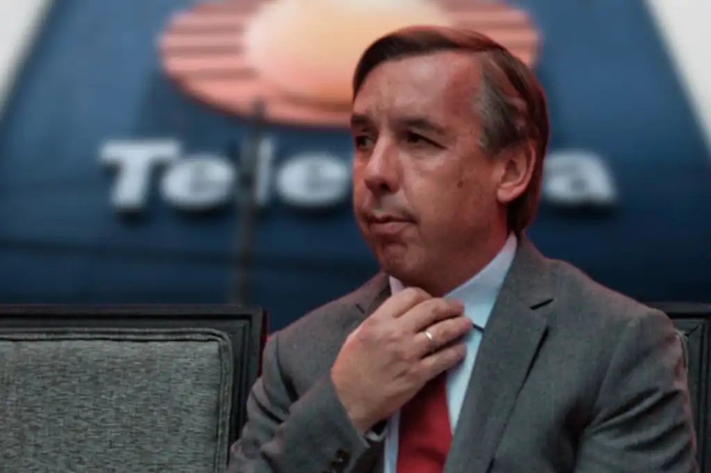 Luego de que Emilio Azcárraga Jean tomara una licencia temporal de Grupo Televisa, la empresa sigue bajo el liderazgo firme de Bernardo Gómez Martínez y Alfonso de Angoitia, actuales co-presidentes ejecutivos de la compañía.