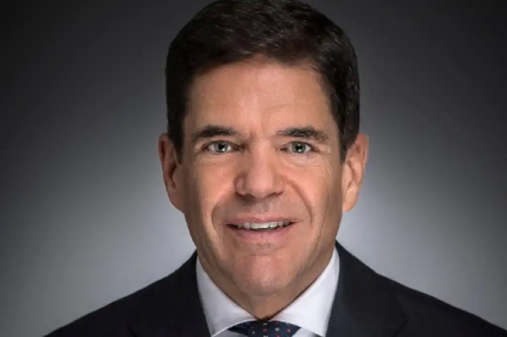 ¿Quién es Alfonso de Angoitia?