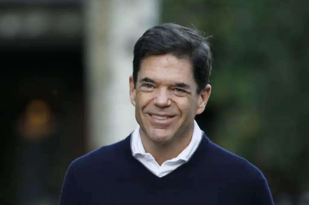 Alfonso de Angoitia guía a TelevisaUnivision hacia una nueva era de solidez y expansión global.